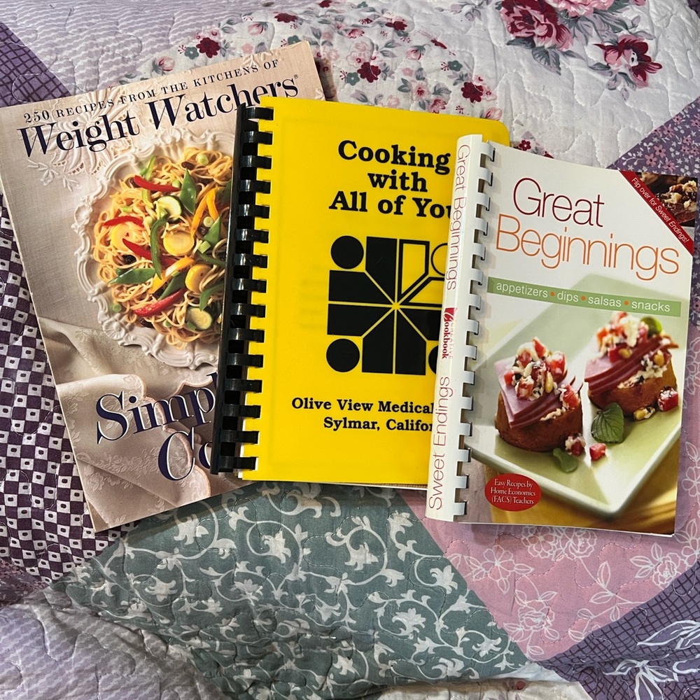 Weight Watchers Simple Comforts Cookbook - Cream Cover